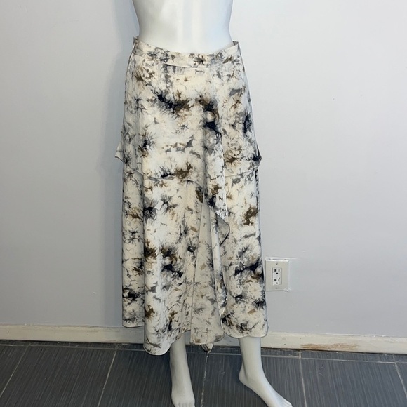 Gorgeous Fall Flowing Gray & Black Muted Tones Size Large Measured in Photos - Picture 7 of 7